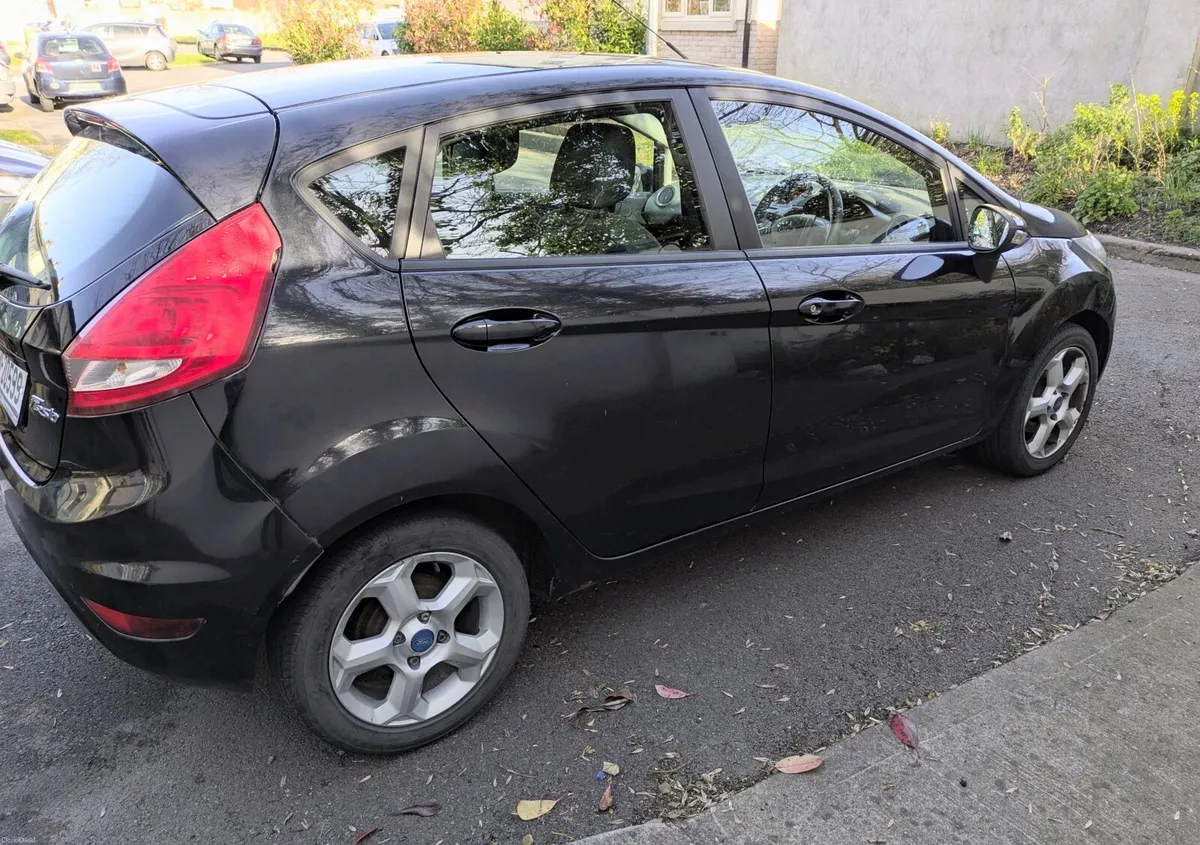 Ford Fiesta 2011 - Image 4