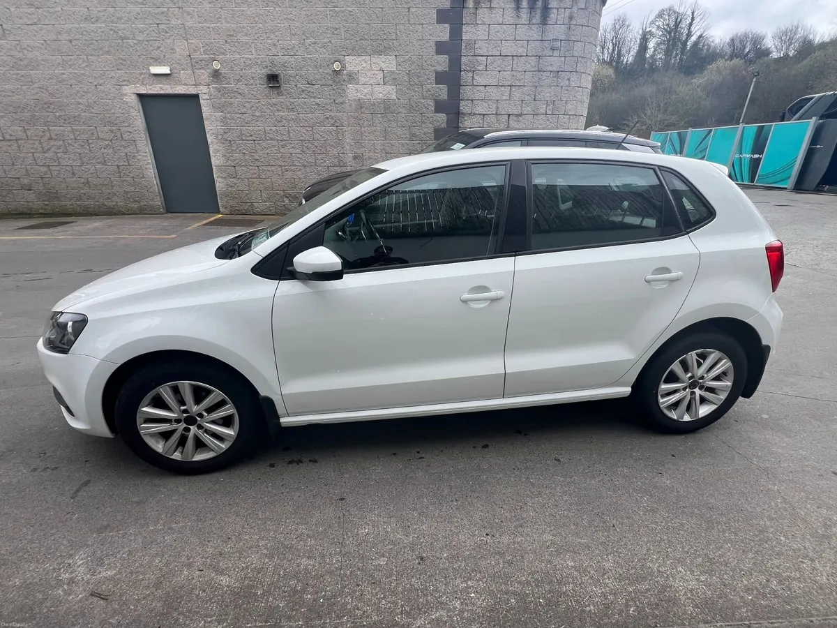 Volkswagen Polo 2015 - Image 3