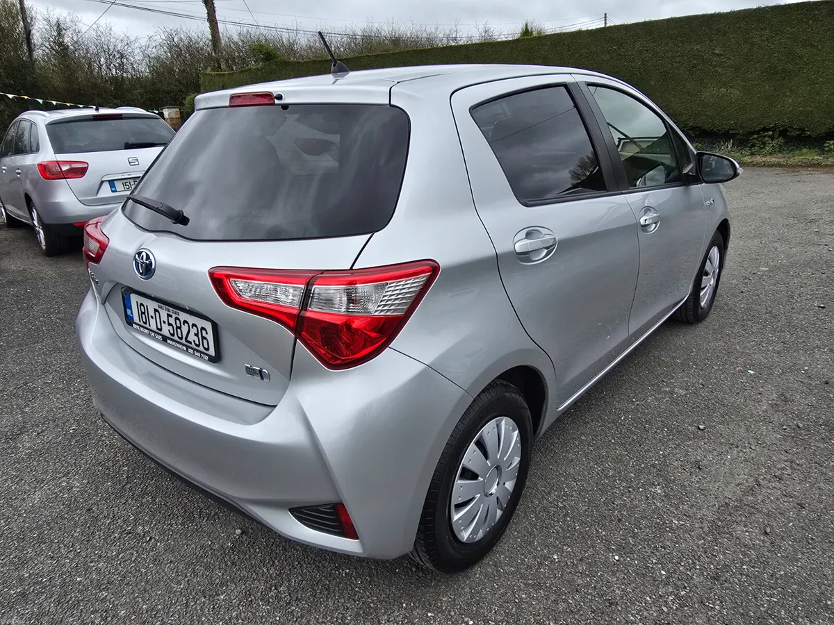181 Toyota Vitz Yaris Hybrid Automatic - Image 4
