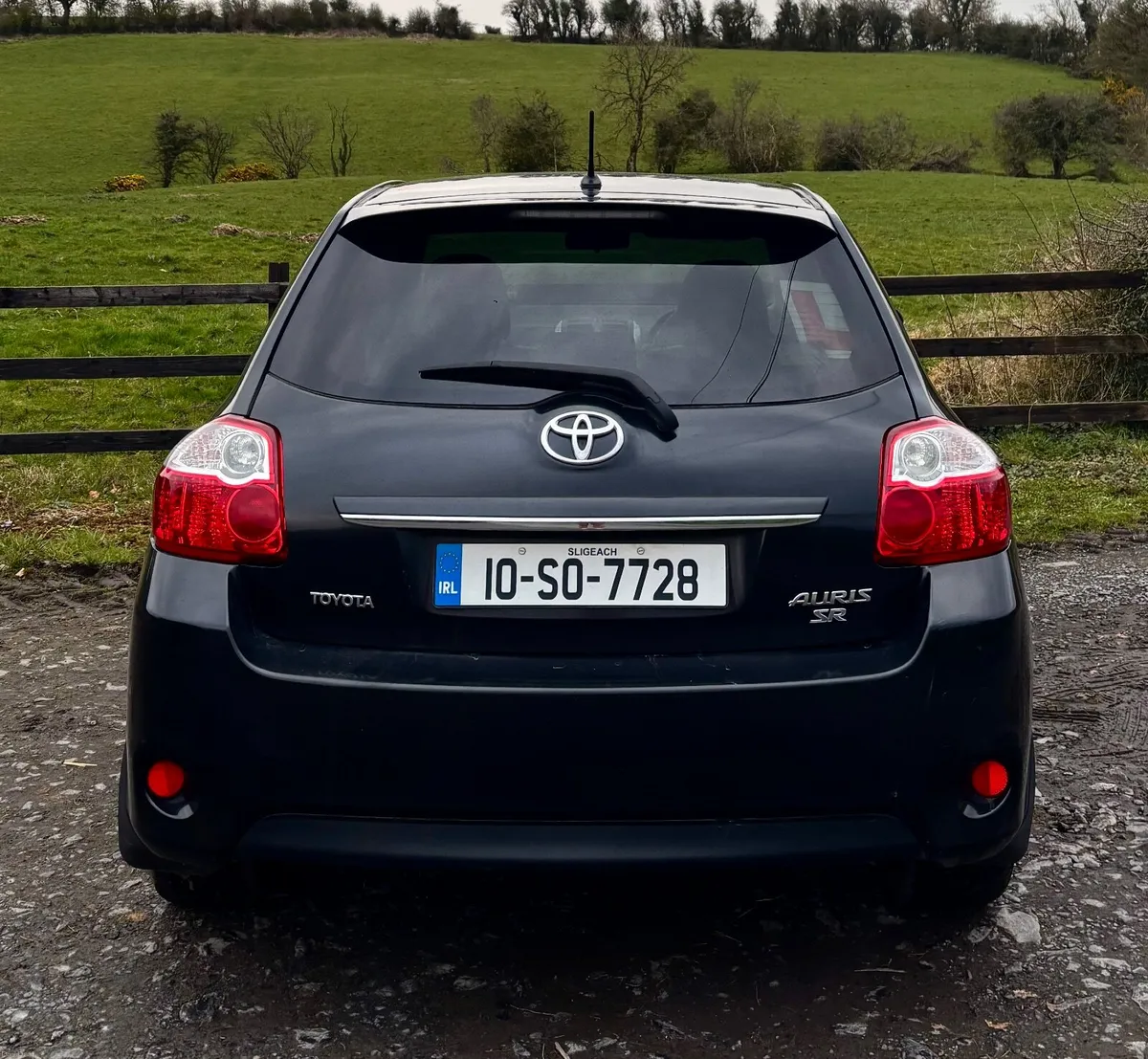 Toyota Auris SR 2010 - Image 3