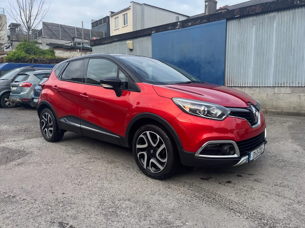 Renault Captur 2017 FULL LEATHER, EXCELLENT CONDIT - Image 1