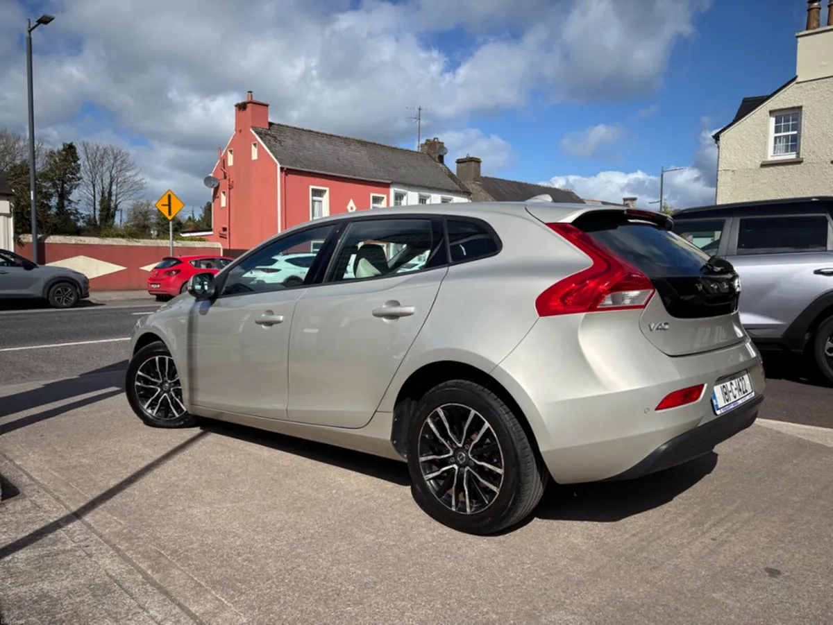 Volvo V40 2018, D2 MOMENTUM ED 5DR - Image 5