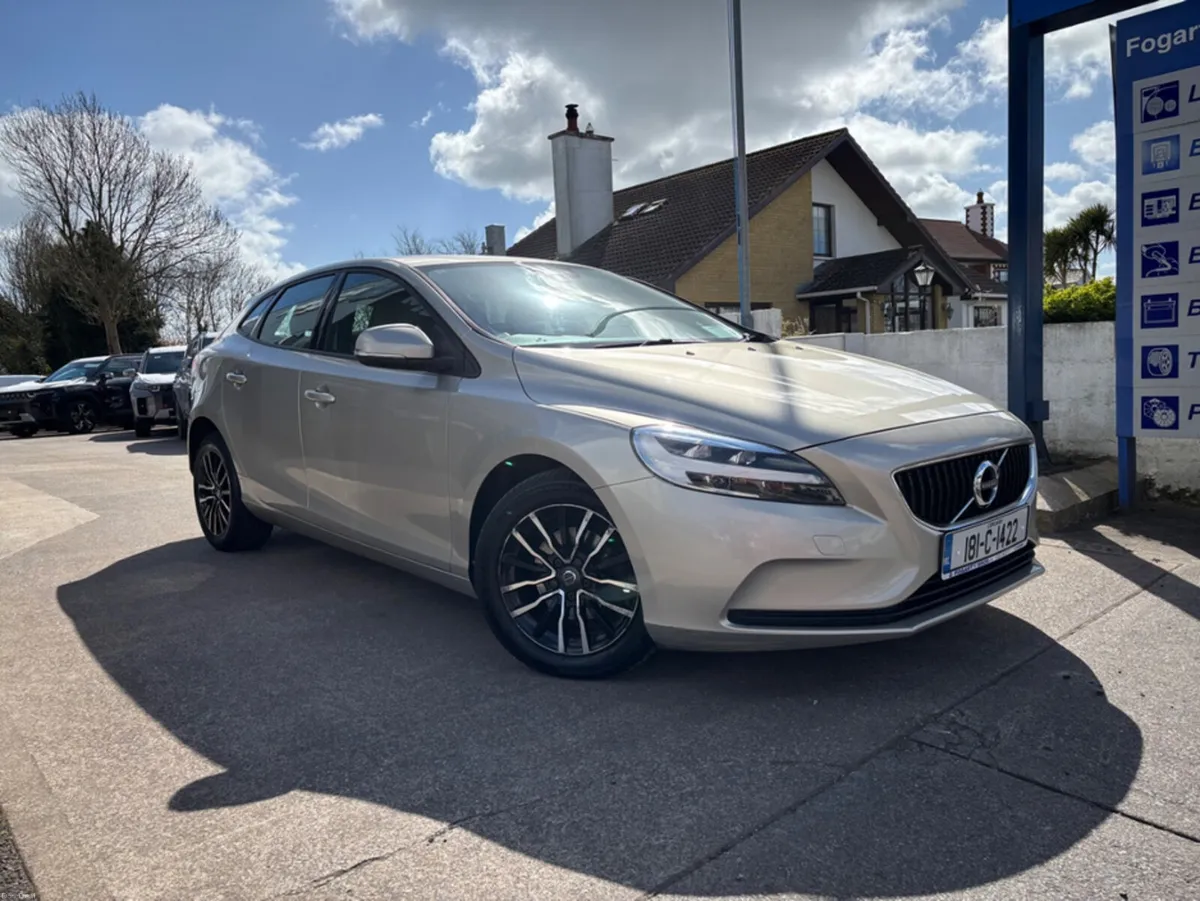 Volvo V40 2018, D2 MOMENTUM ED 5DR - Image 2