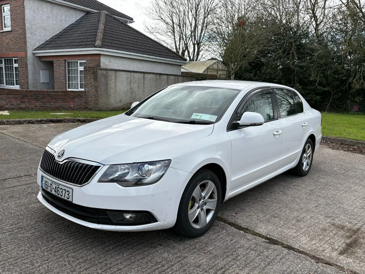 15 SKODA SUPERB 2.0 DIESEL AUTOMATIC NCT AND TAX - Image 3