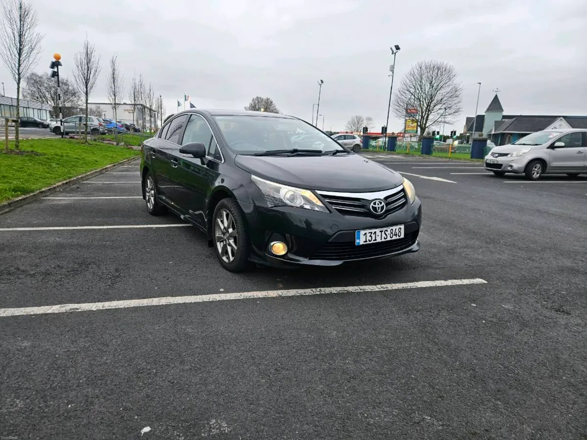 2013 Toyota Avensis - Image 1