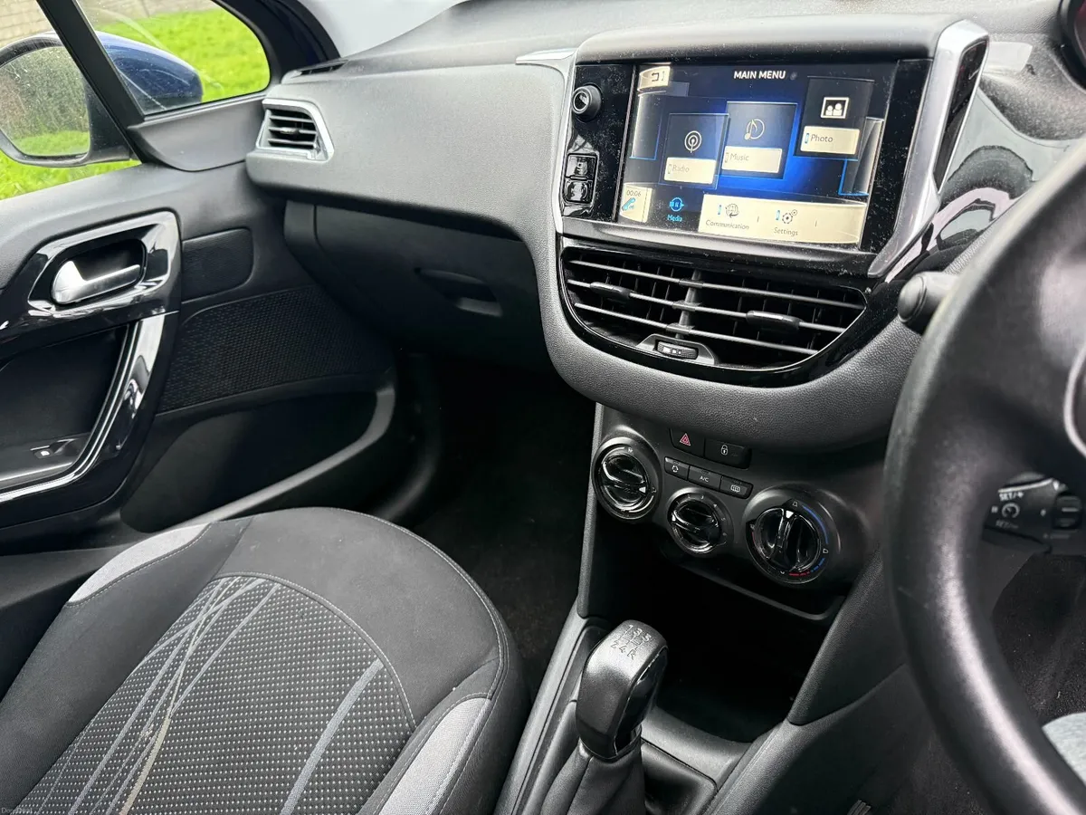 Peugeot 208 2014 - Image 3
