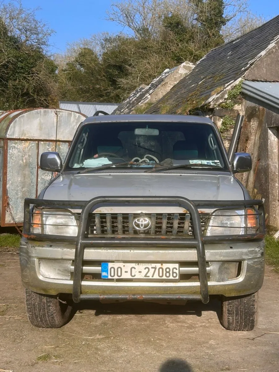 2000 Toyota Land Cruiser - Image 2