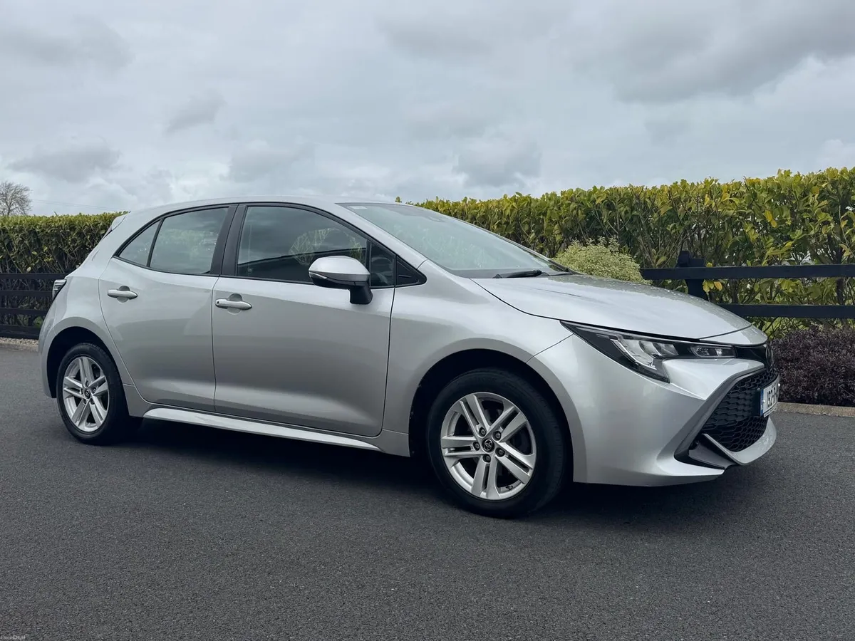 Toyota Corolla Hatchback - Image 3