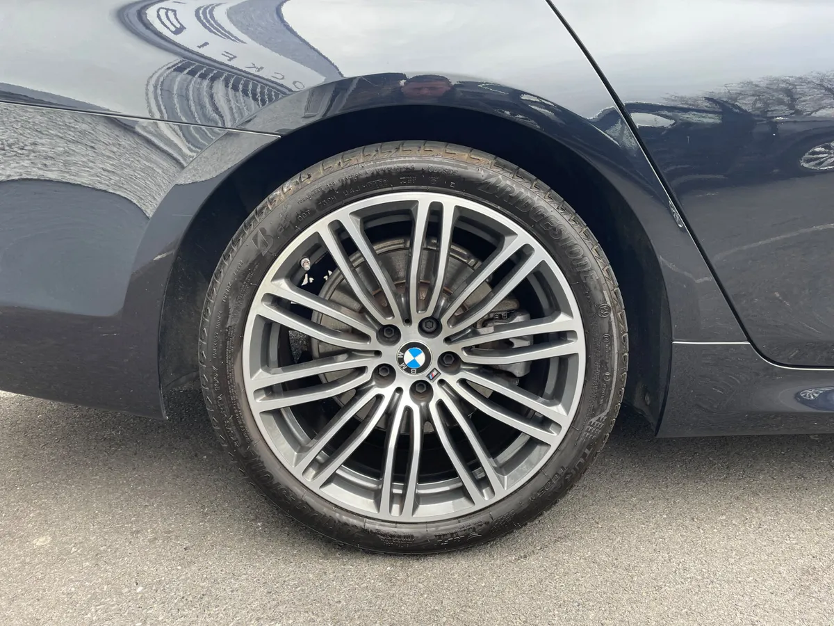 520 diesel M SPORT - AUTO - LOW KMS - - Image 2