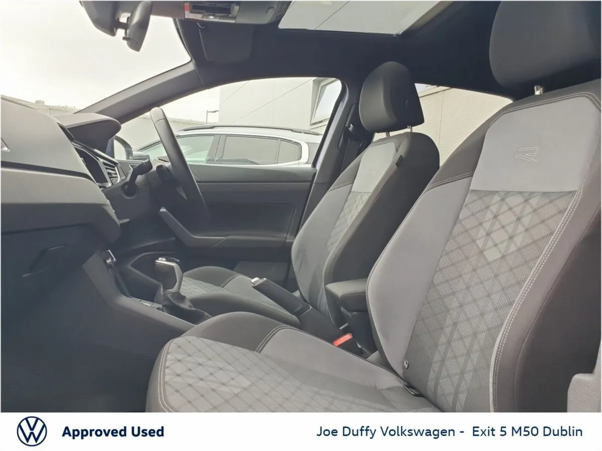 Volkswagen Polo 1.0 TSI 95HP R-Line Auto *SUNROOF* - Image 3