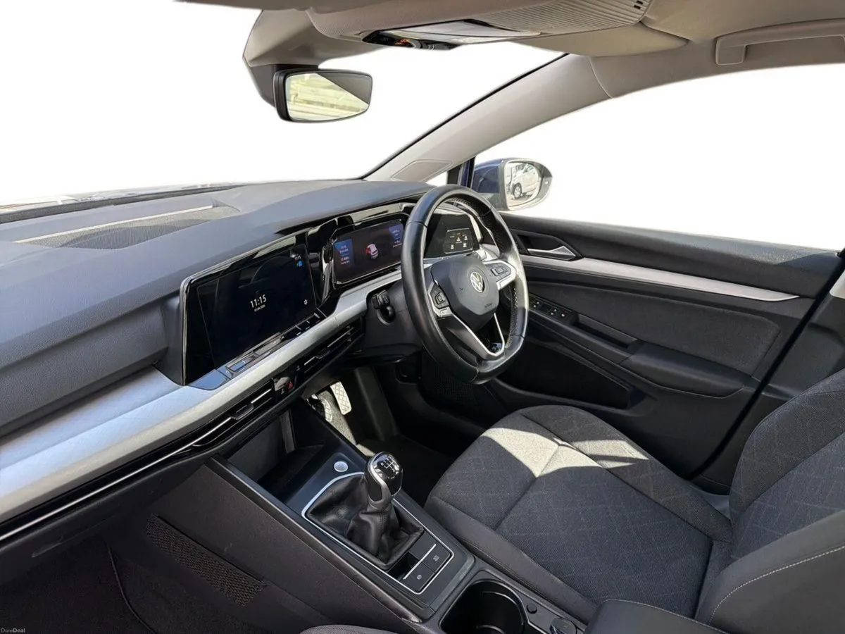 Volkswagen Golf 1.0 TSI 110HP Life - Image 2