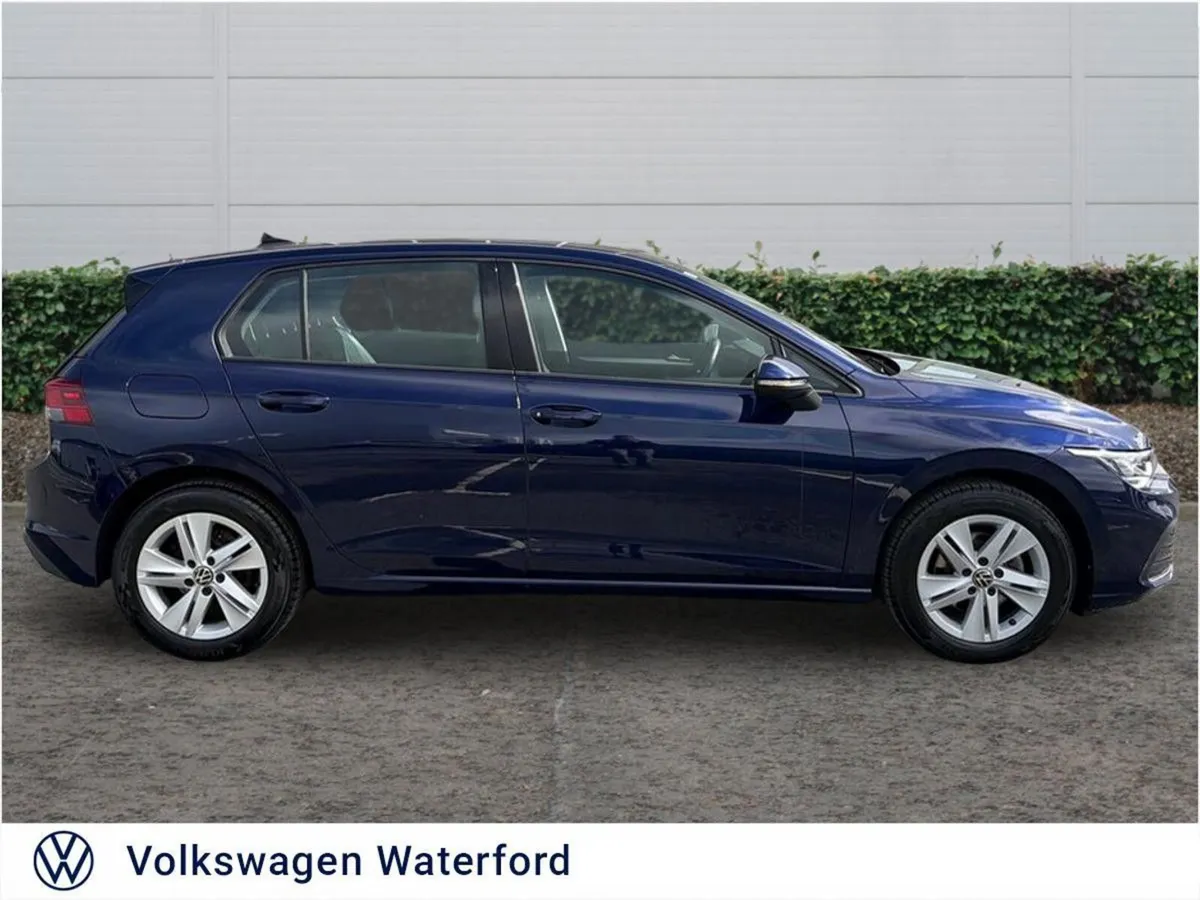 Volkswagen Golf 1.0 TSI 110HP Life - Image 4