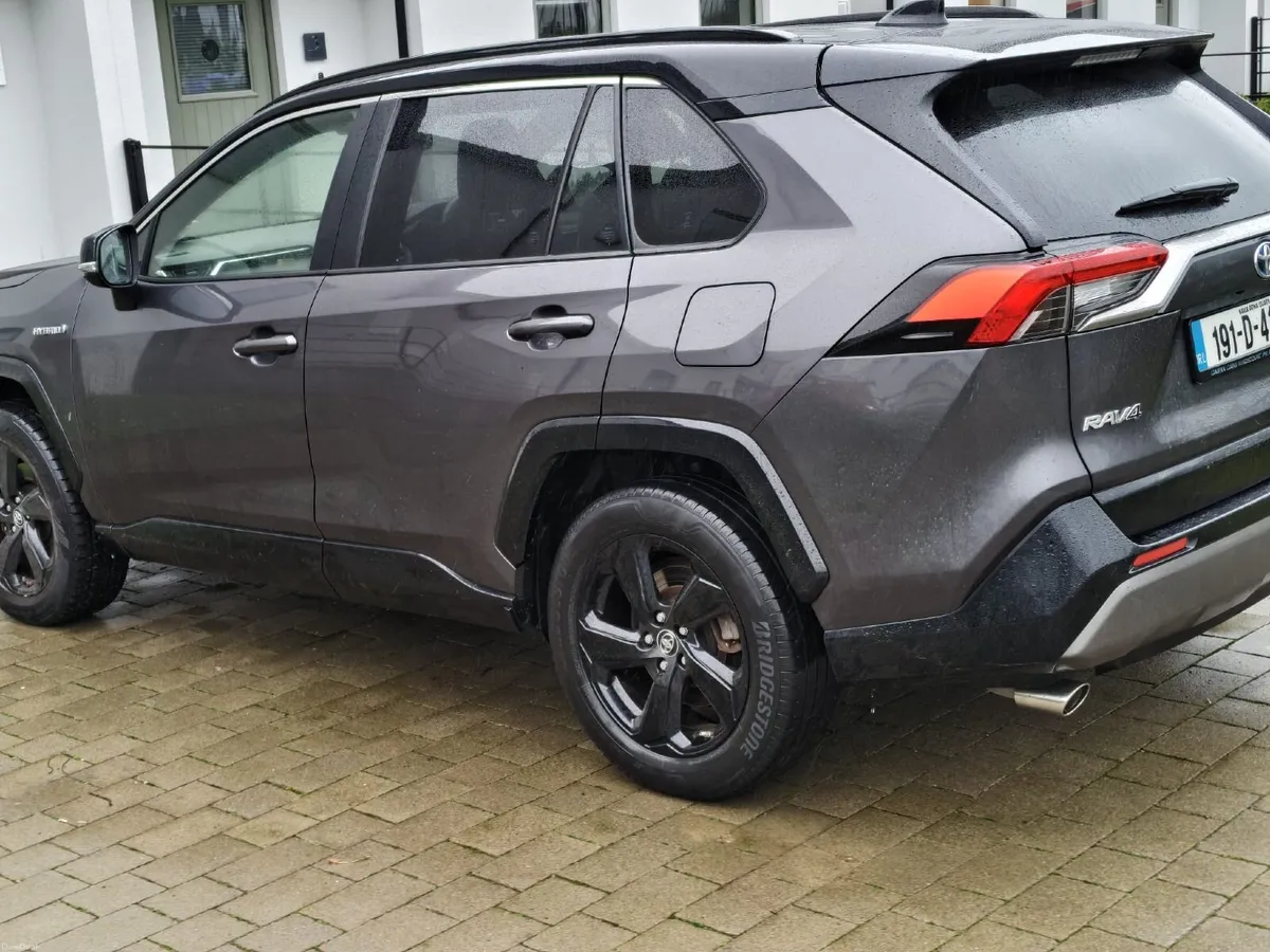 Toyota RAV4 2019 - Image 2