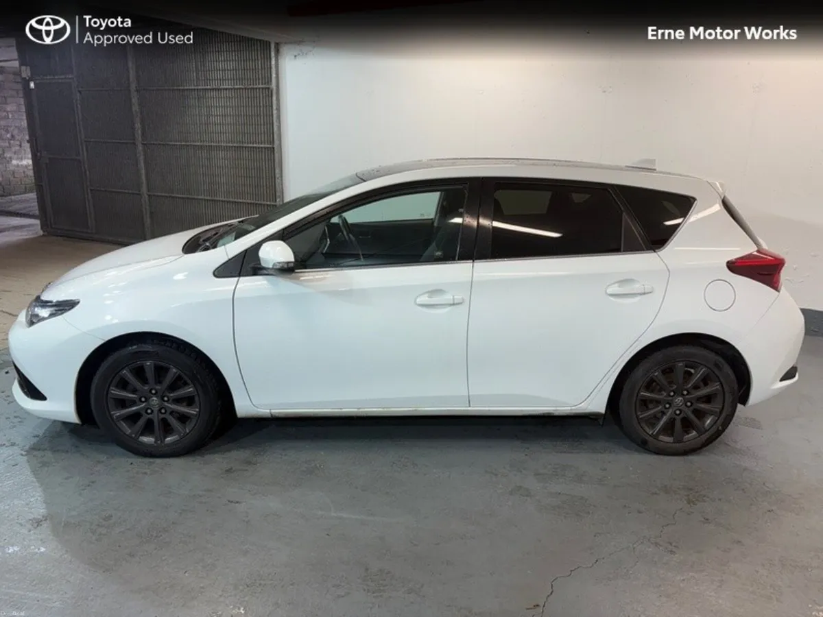 Toyota Auris AURIS 1.2T 5DR LUNA*REDUCED BY €500* - Image 2