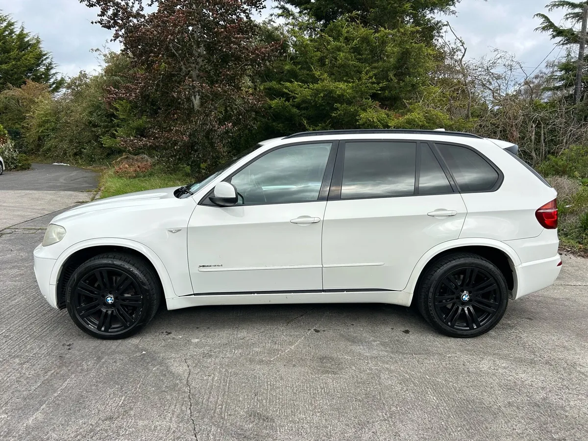 BMW X5 2011 Crewcab - Image 2
