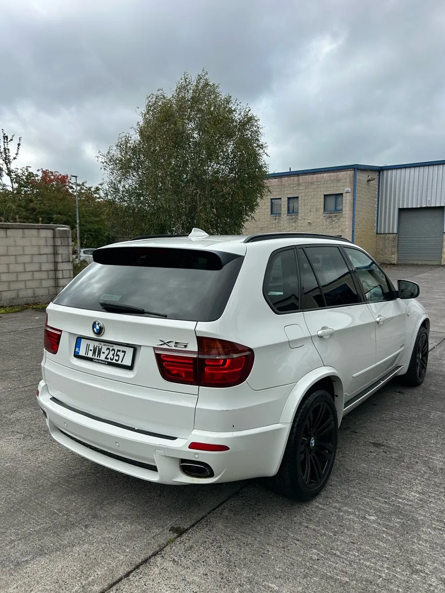 BMW X5 2011 Crewcab - Image 4