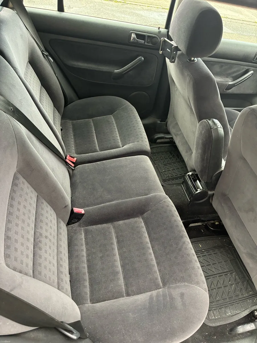 Volkswagen Golf Estate - Image 4