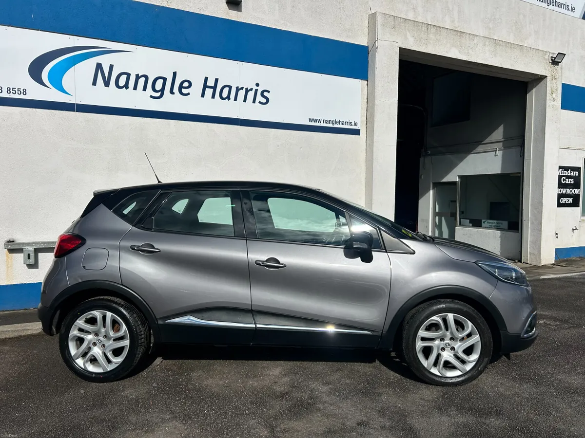 Renault Captur..  LOW KMS - Image 4