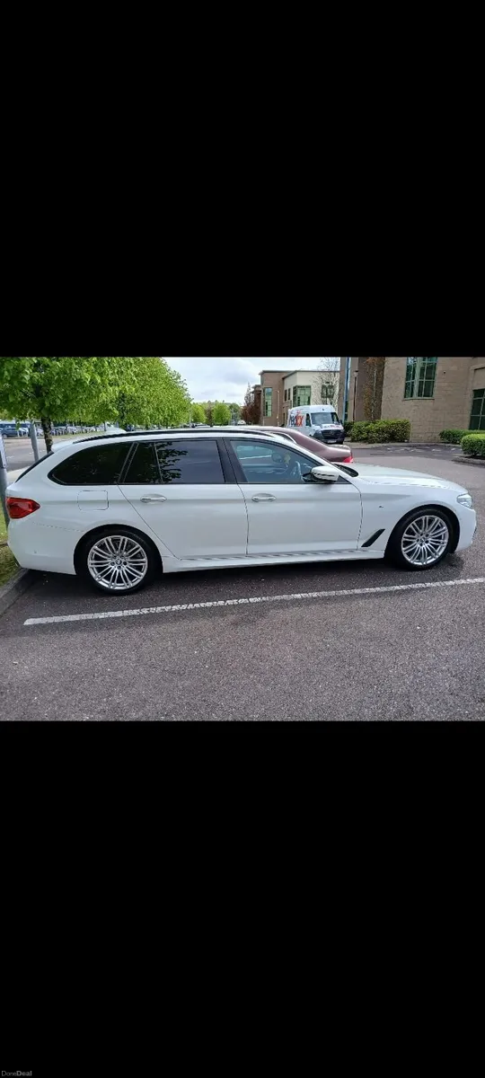 BMW 5-Series 2017 touring - Image 1
