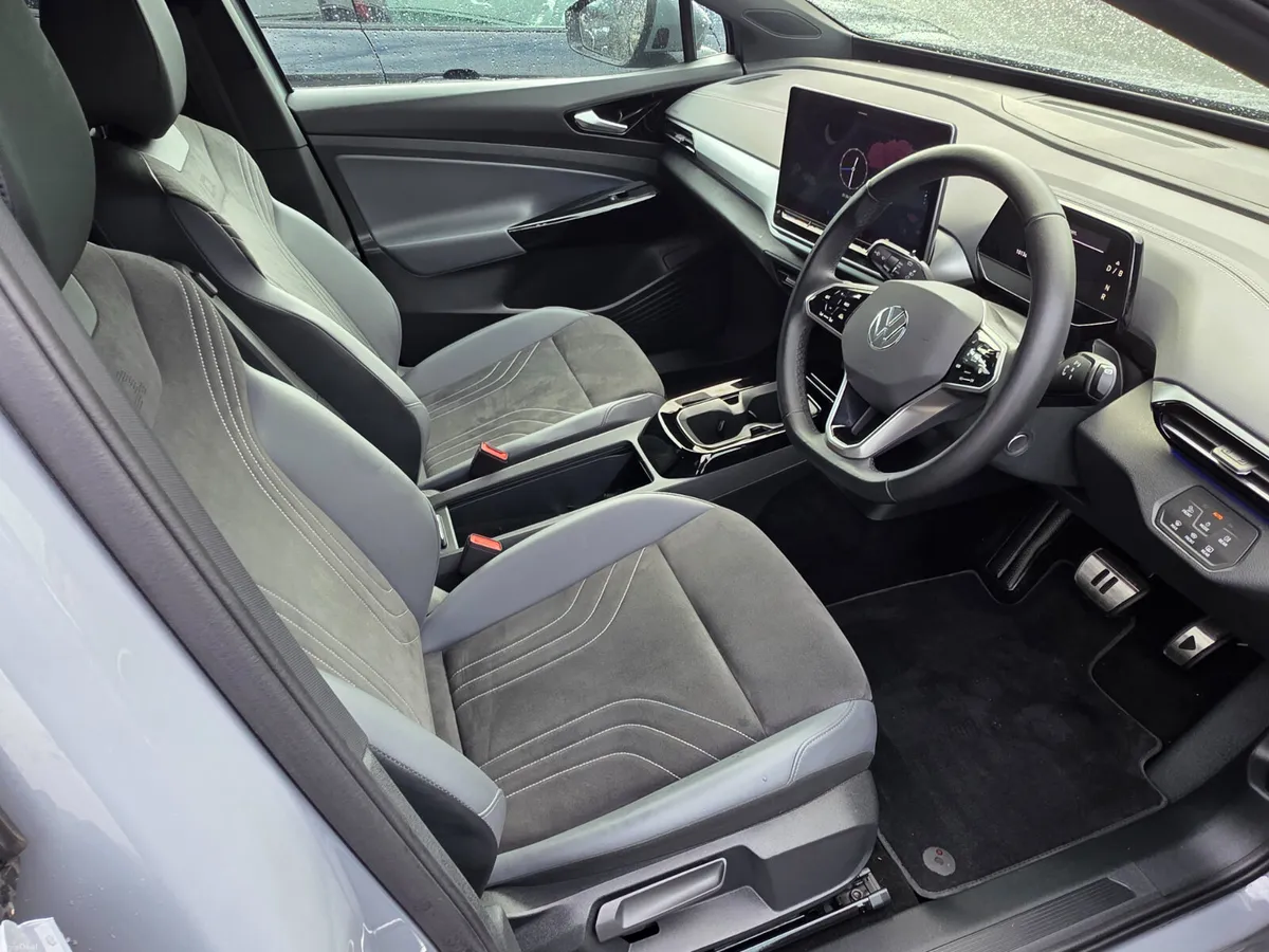 2025 VW ID4 Match Pro 77kWh - Image 2