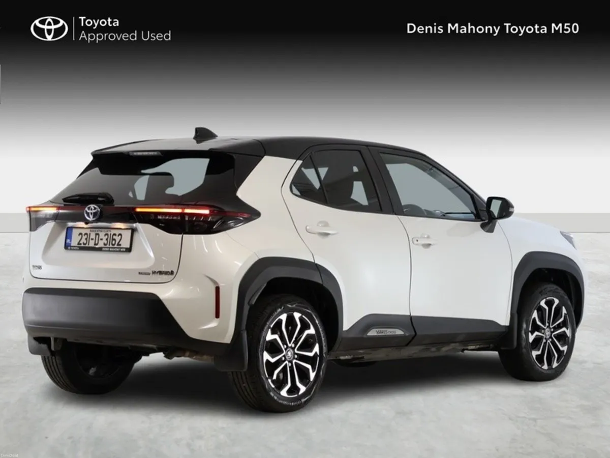 Toyota Yaris Cross Luna Sport Bi-Tone Hybrid - Image 2