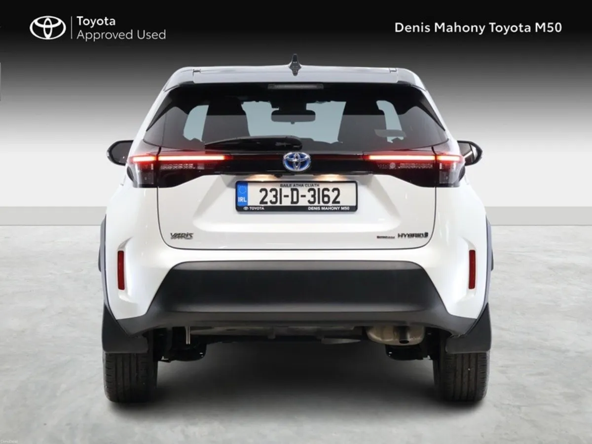 Toyota Yaris Cross Luna Sport Bi-Tone Hybrid - Image 4