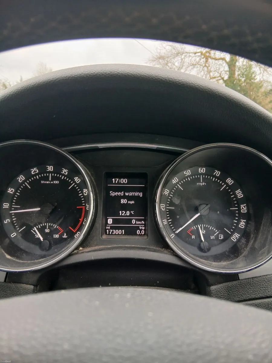 Skoda Superb 2013 - Image 4