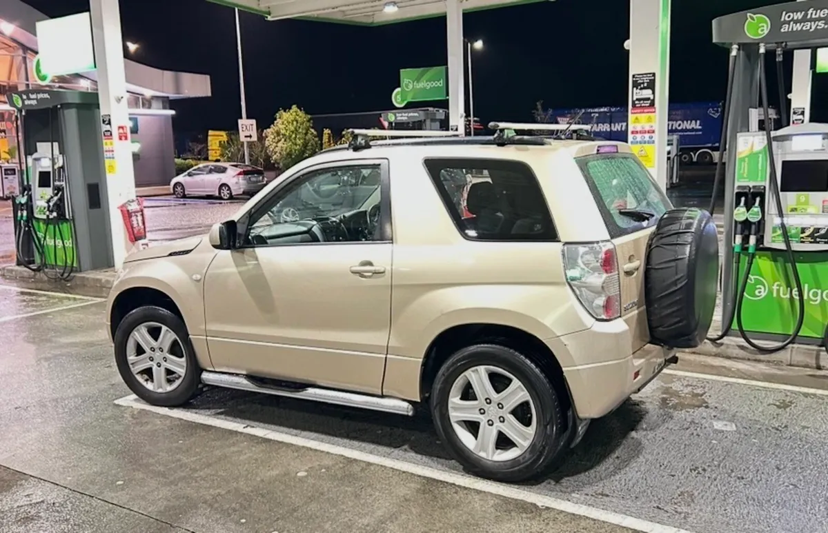 Clean Suzuki Grand Vitara SUV - Image 3