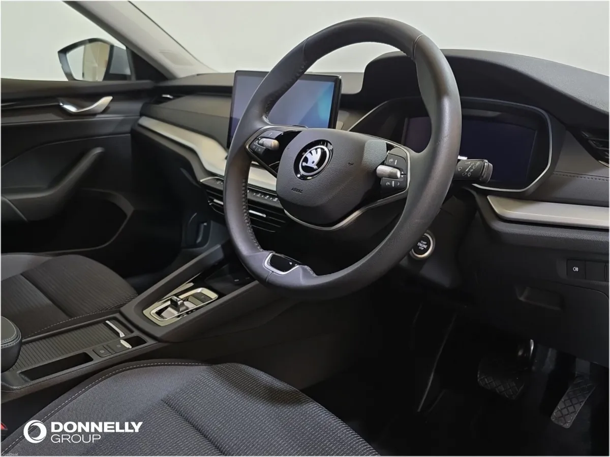 Skoda OCTAVIA Estate SE Technology - Image 4