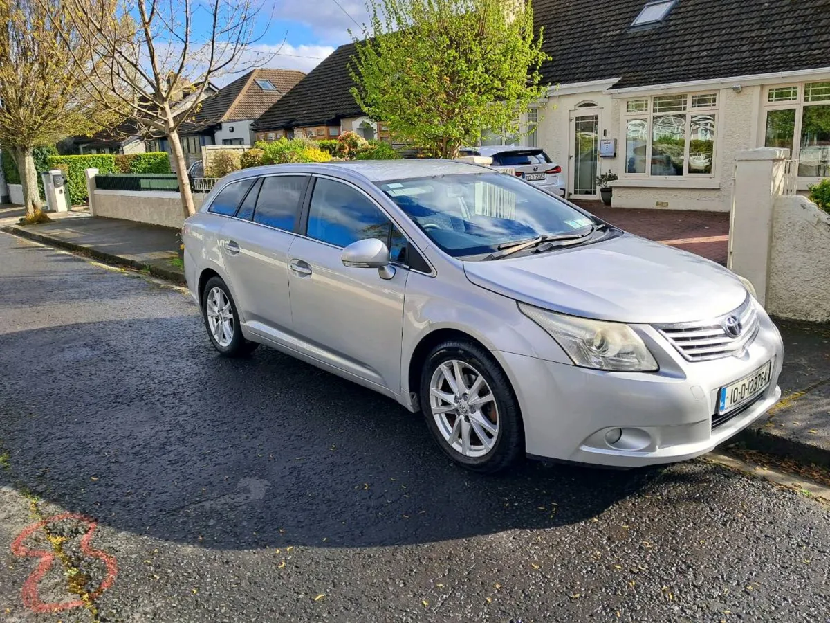 2010 Toyota Avensis Estate - Image 2