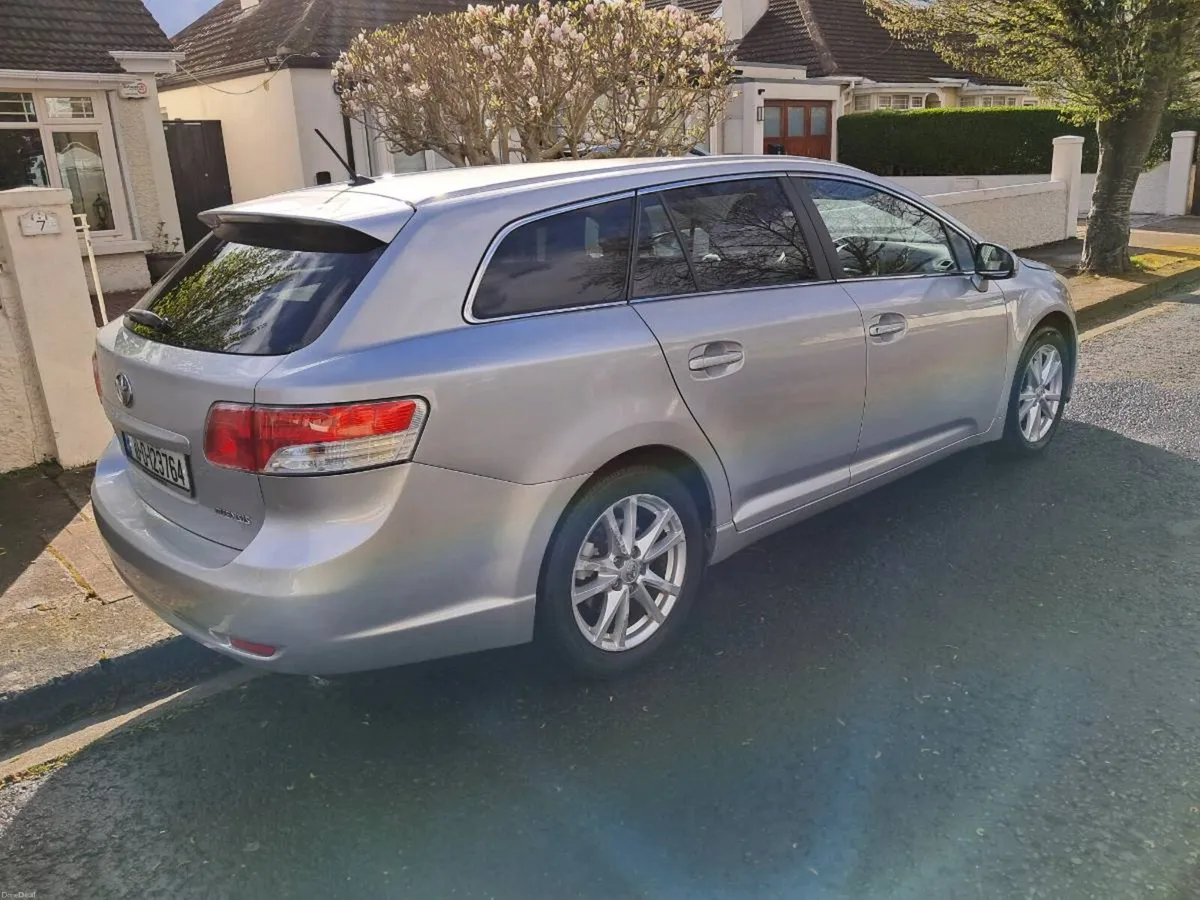 2010 Toyota Avensis Estate - Image 3