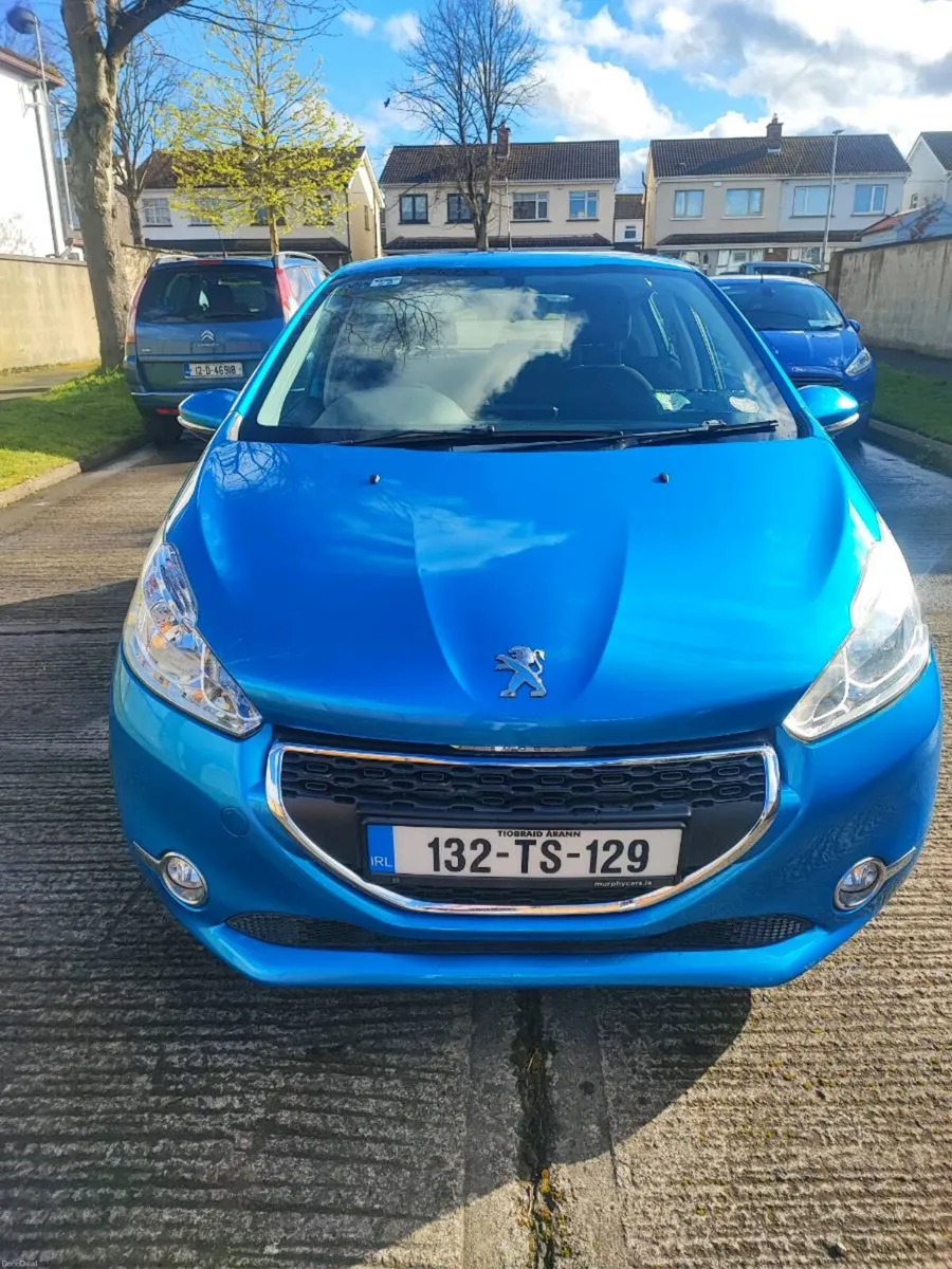 132 Peugeot 208 - Image 2
