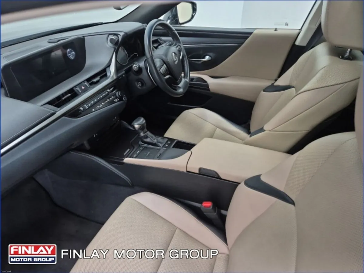 Lexus ES 300h Executive - Image 4
