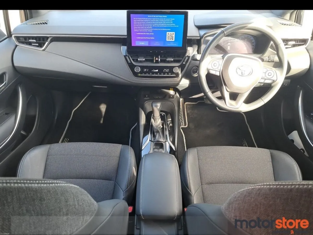 Toyota Corolla 1.8 Hybrid Sol Estate - Image 4
