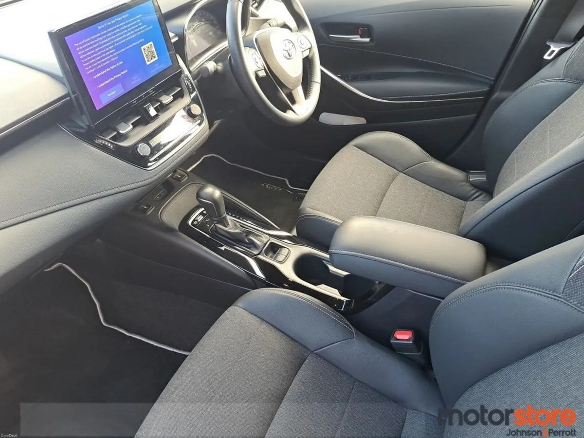 Toyota Corolla 1.8 Hybrid Sol Estate - Image 3