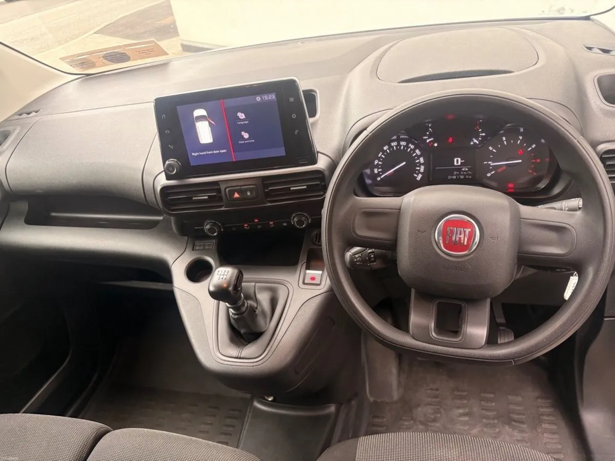 Fiat Doblo DOBLO SWB 1.5 100BHP  650 KG 4DR - Image 4