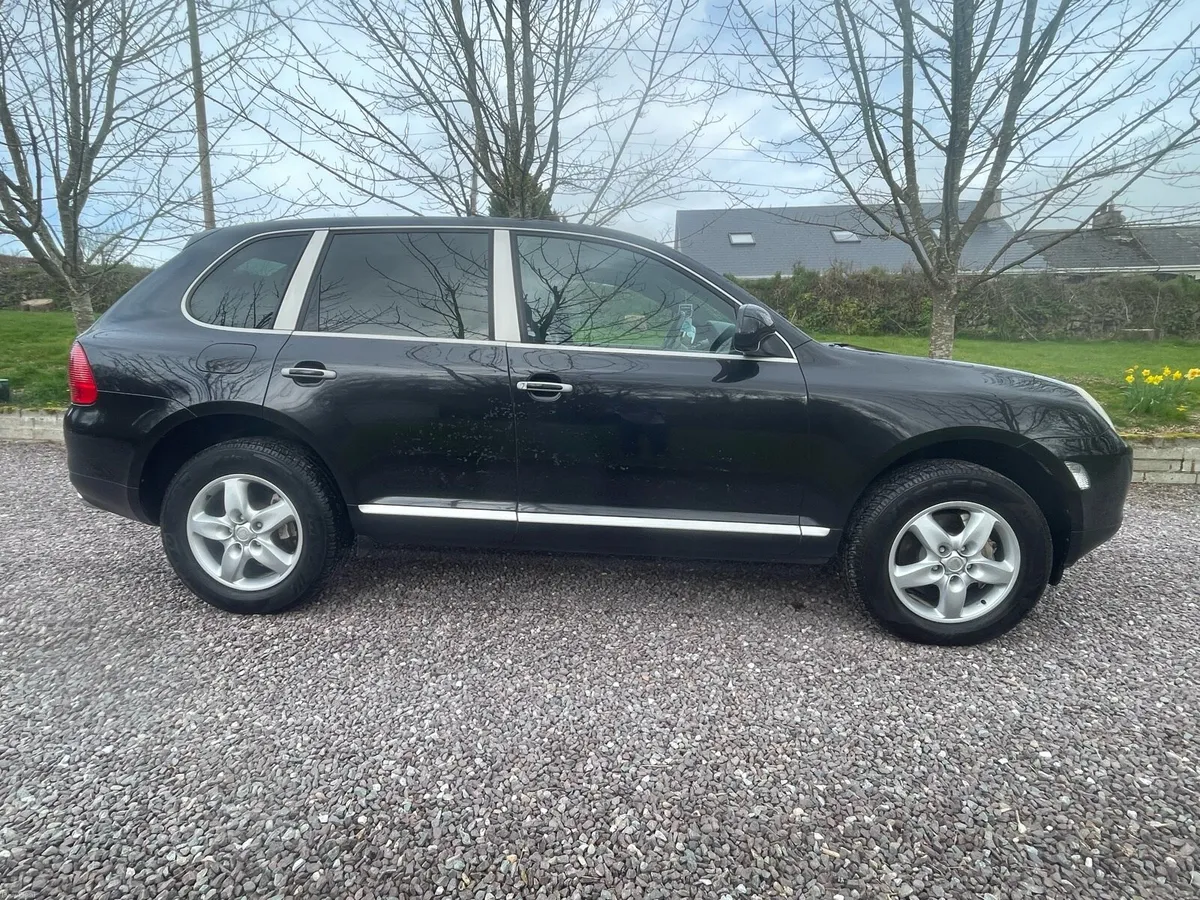 Porsche Cayenne Crew cab 2005 4.5 V8 - Image 2