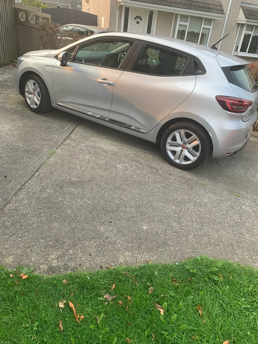 Renault Clio - Image 2