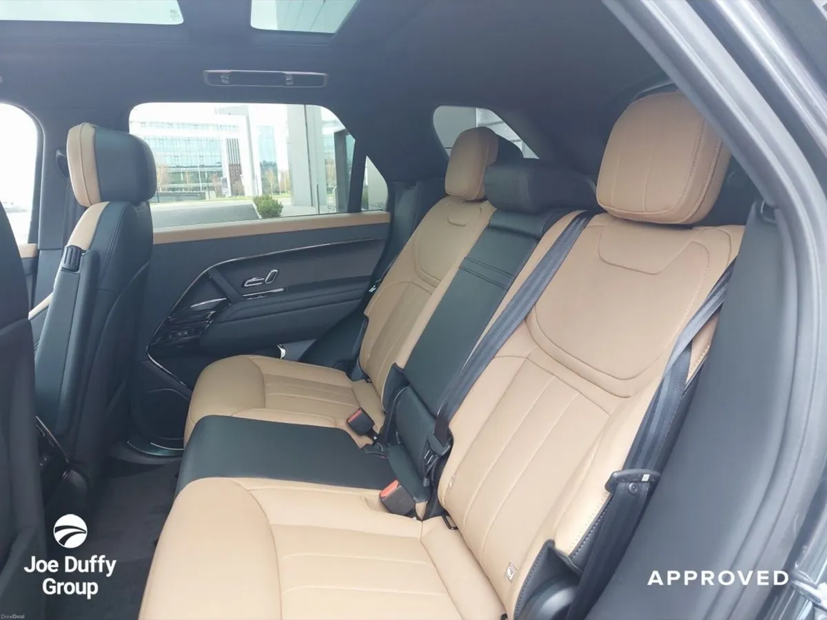 Land Rover Range Rover Sport Stealth 3.0 PHEV Dyna - Image 5