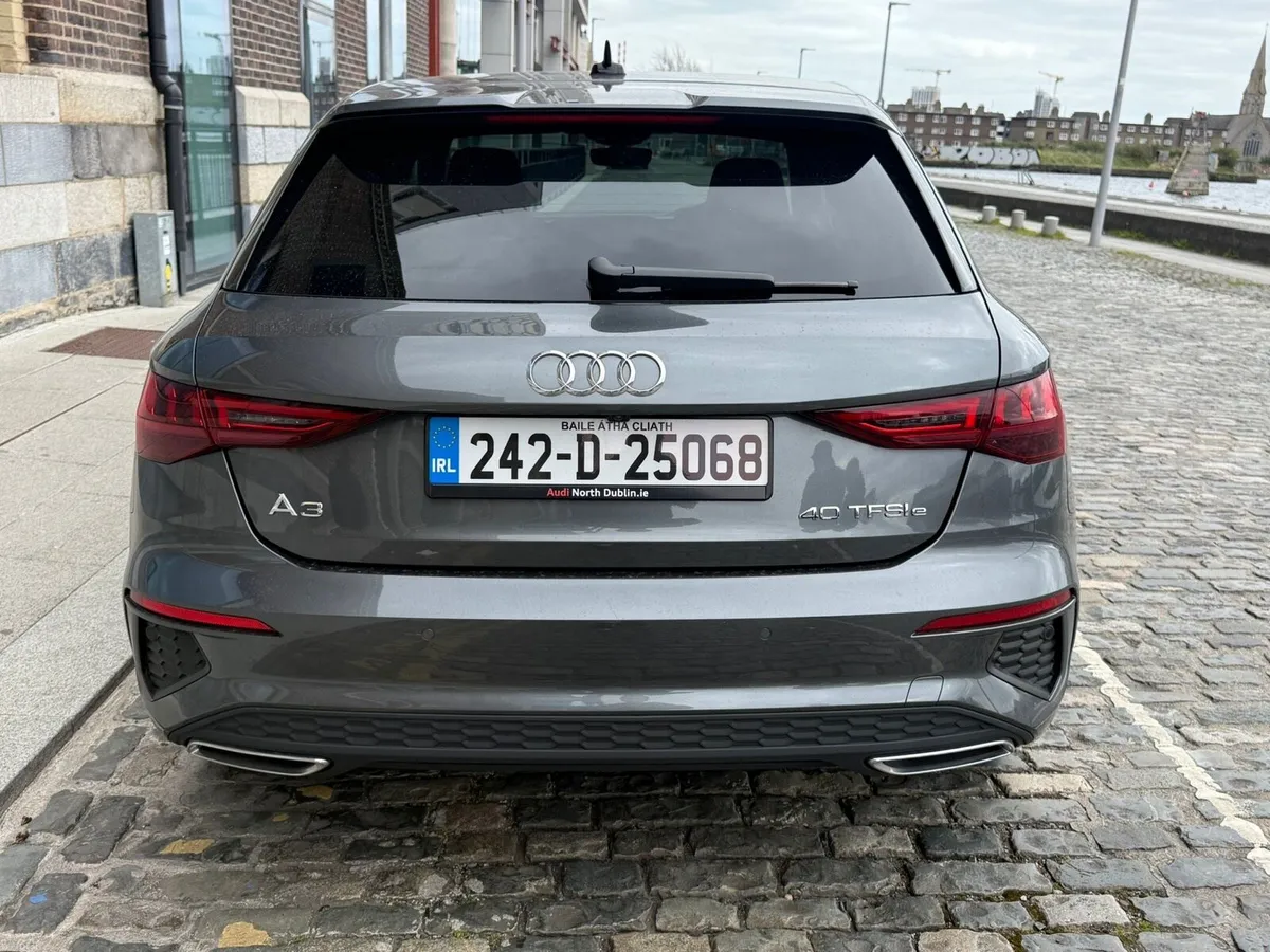 2024 Audi A3 Sportback S line 40 TFSI e - Image 3