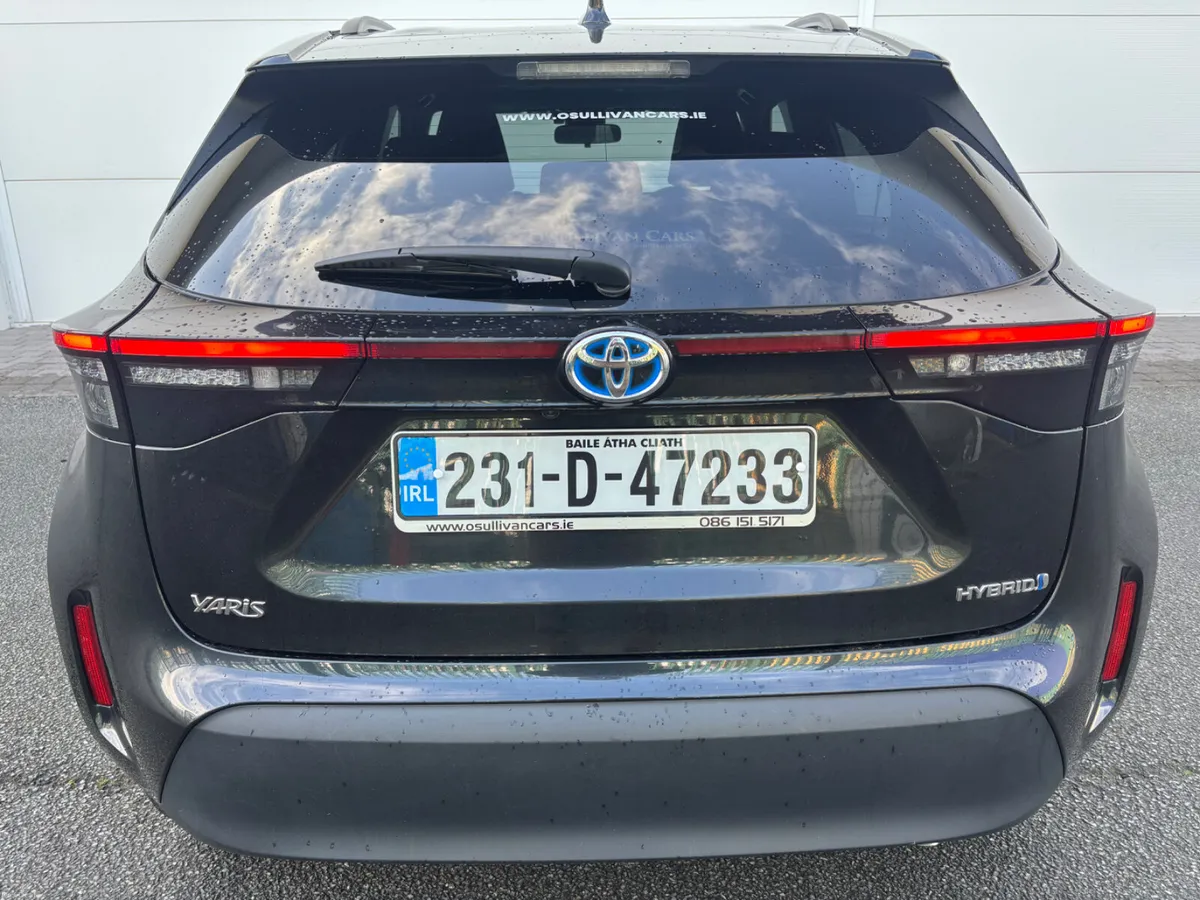 2023 TOYOTA YARIS CROSS LUNA 1.5i HYBRID A/T - Image 4