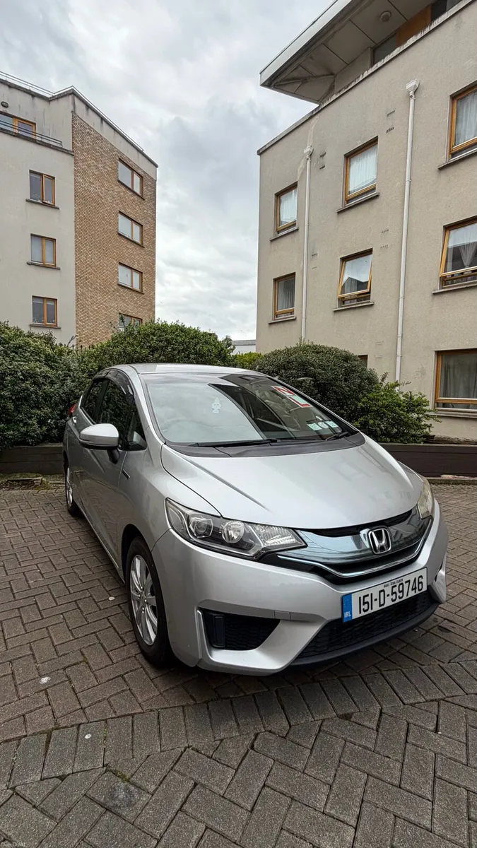 Honda Fit 2015 - Hybrid - Automatic - Image 1