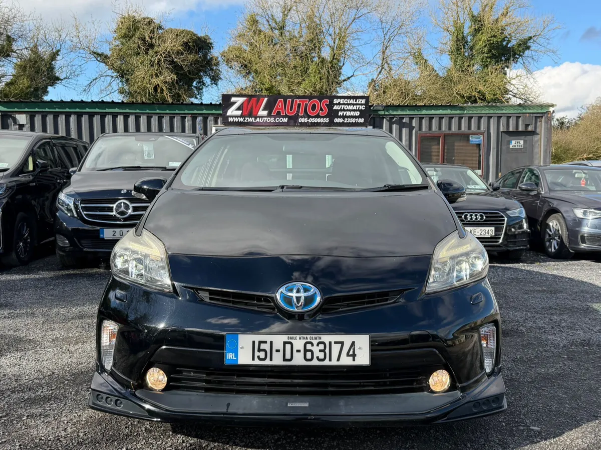 15 Toyota Prius Hybrid - Image 1