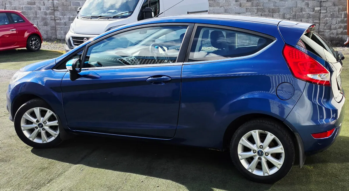 Ford Fiesta 1 25i ARGENTO SPEC 3dr - Image 3
