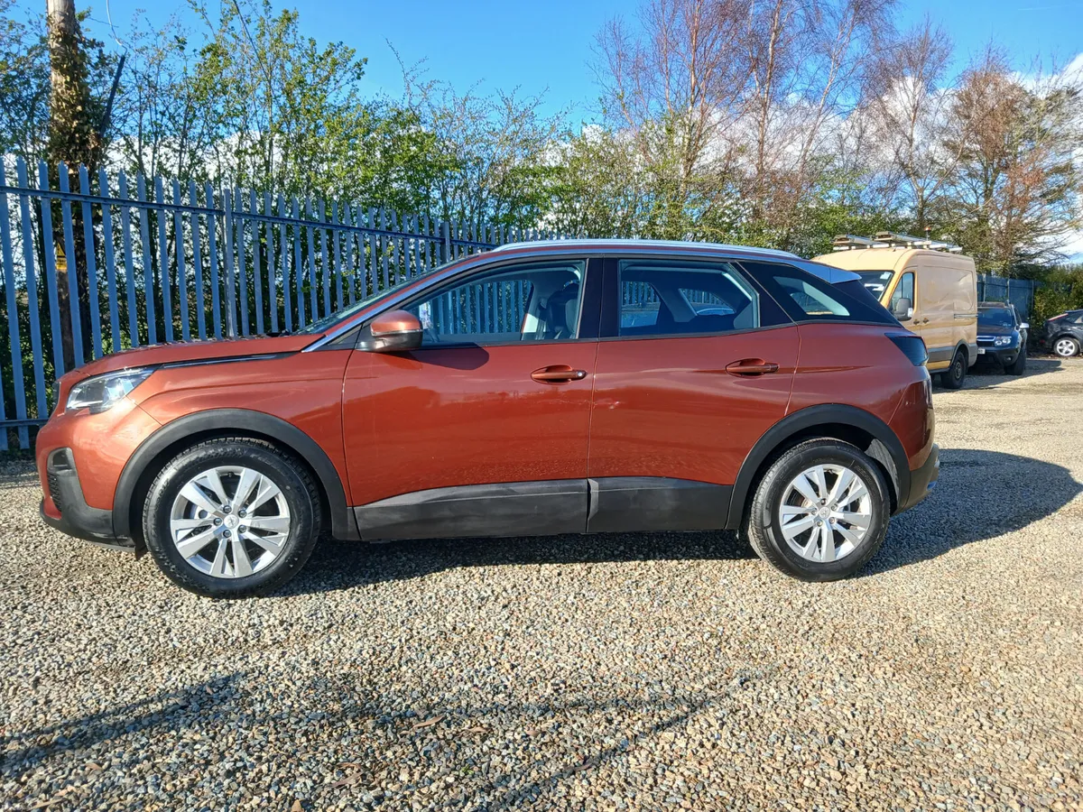 Automatic Peugeot 3008 2017 - Image 2
