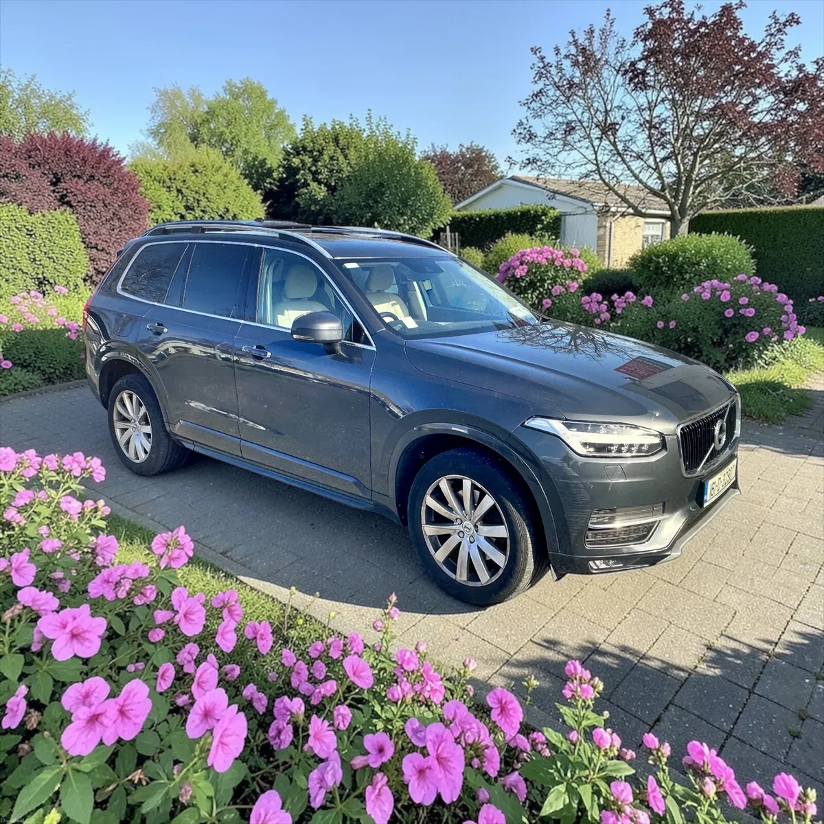 2016 Volvo XC90 D4 (190hp) FWD Momentum Geartronic - Image 2