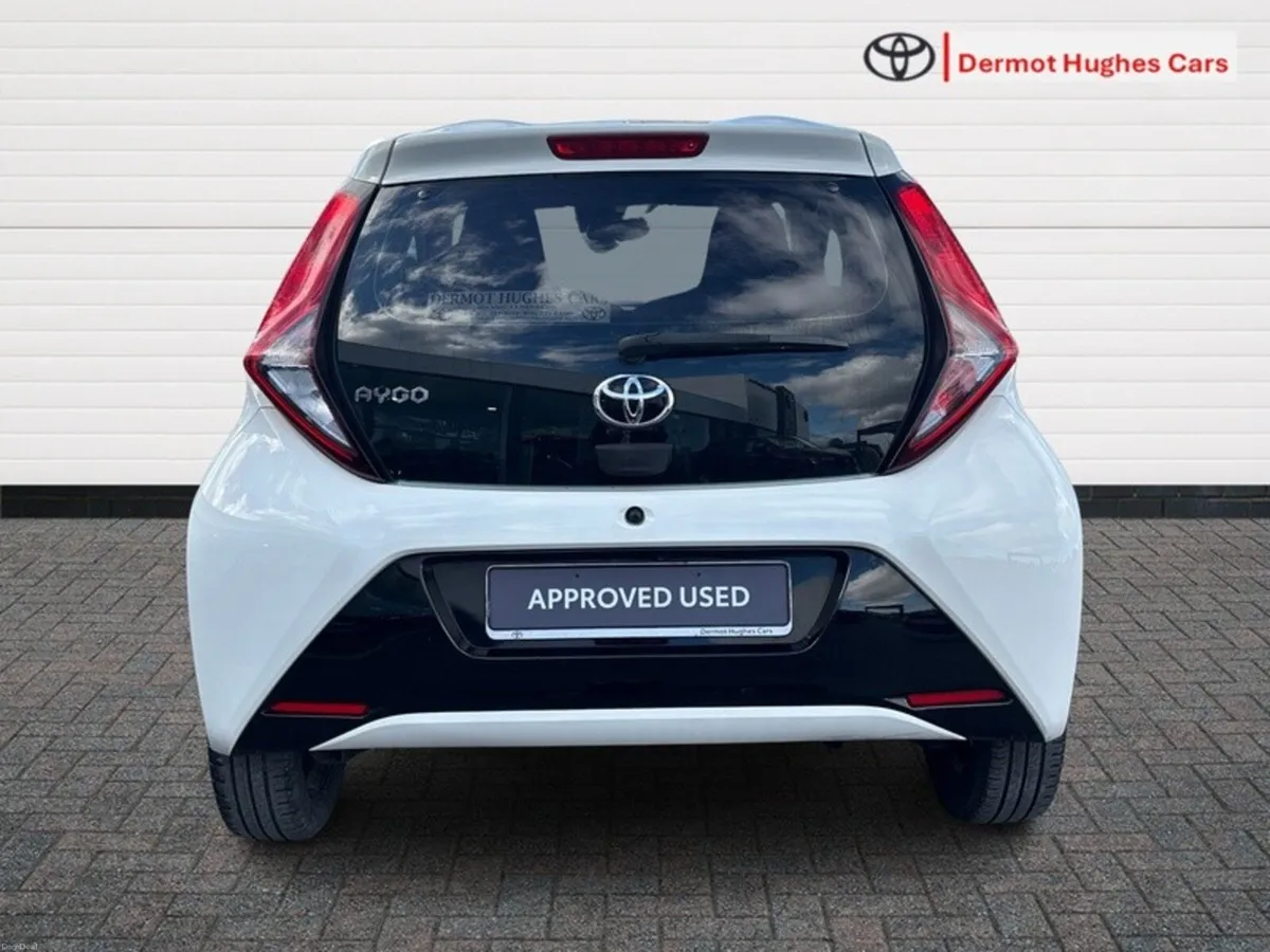 Toyota Aygo 1.0 5 DR X-PLAY - Image 4