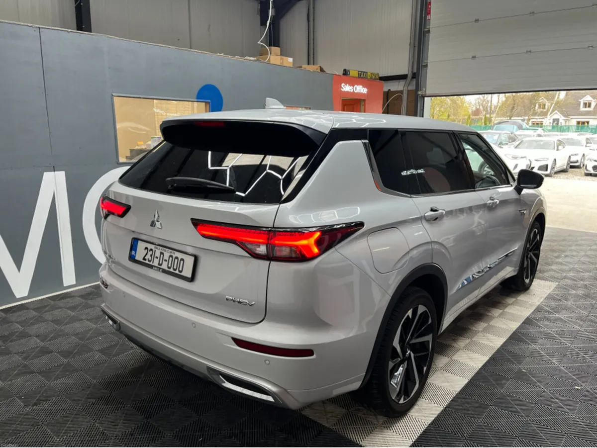 Mitsubishi Outlander 2023 MITSUBISHI OUTLANDER PHE - Image 2