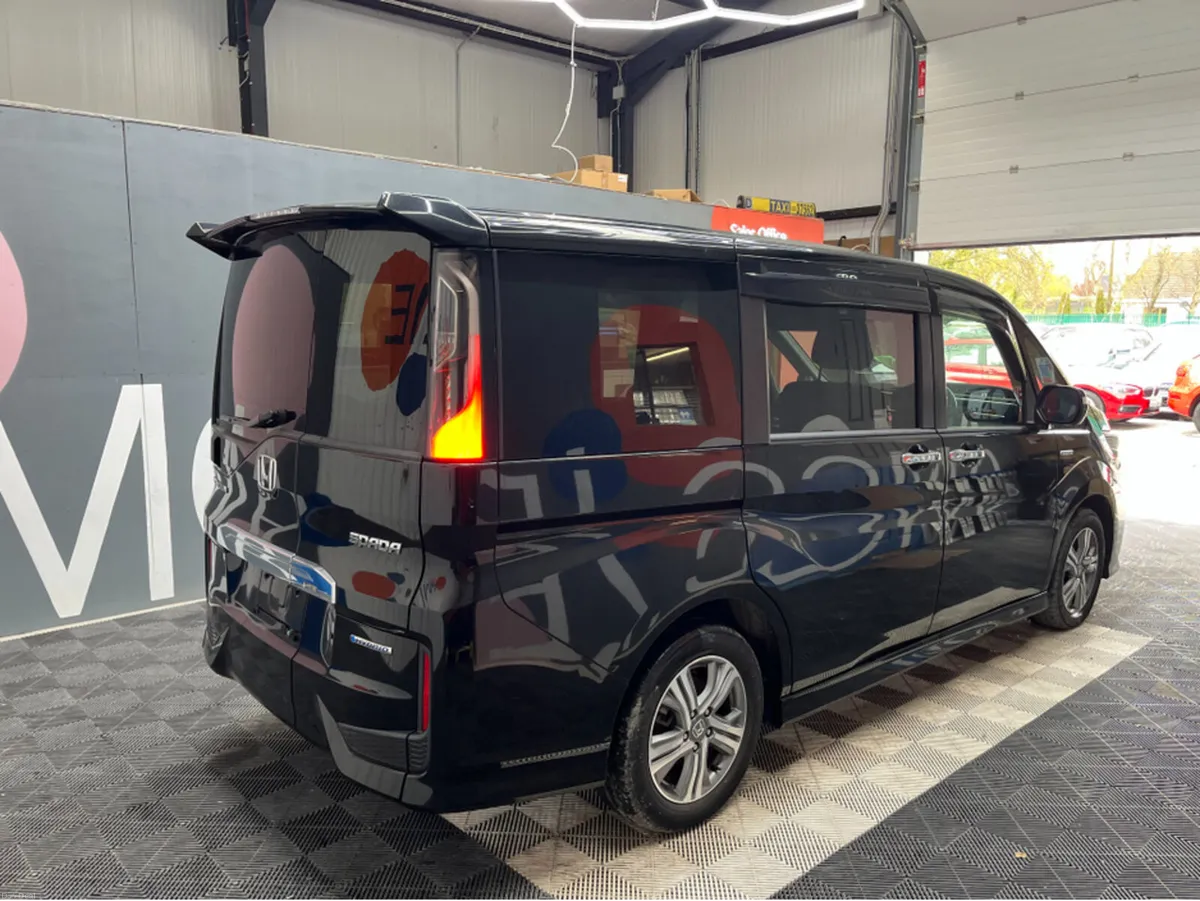 Honda Stepwagon 2018 HONDA STEPWAGON HYBRID G SENS - Image 2