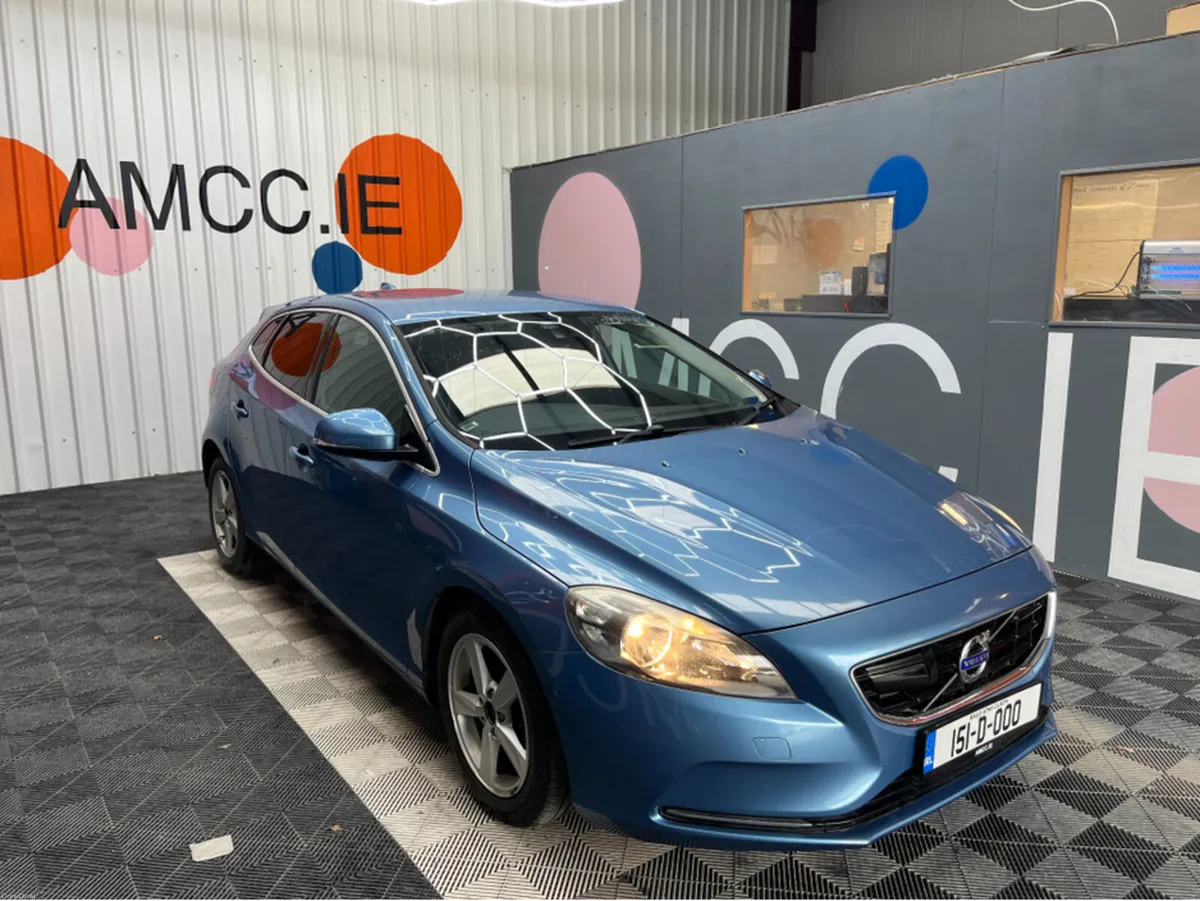 Volvo V40 2015 VOLVO V40 T4 1.6 AUTOMATIC / CRUISE - Image 1